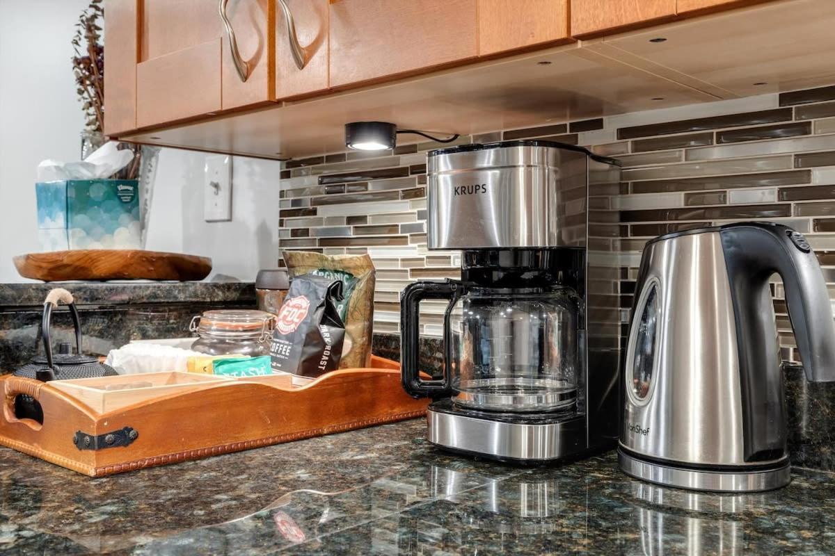 Entire 1-Br Apt In Noma Eckington ワシントン エクステリア 写真
